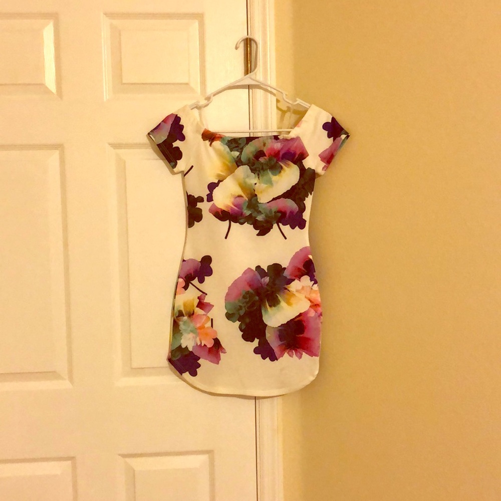 A’Gaci white floral mini dress NWT size S